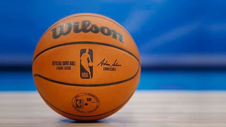 Warriors claim Game 1