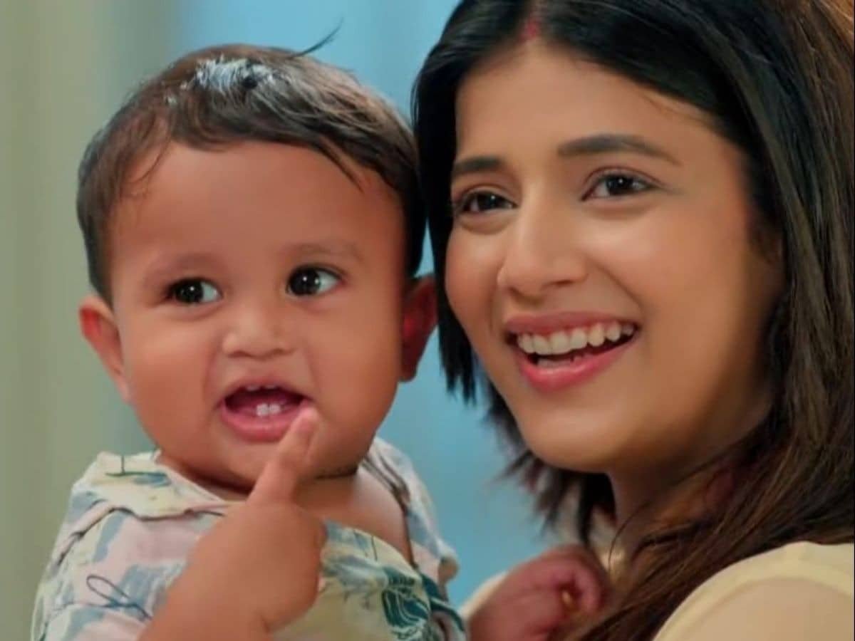 YRKKH: अपना सारा सामान लेकर गोयनका हाउस शिफ्ट होगी चारू, अरमान को ये प्रॉमिस नहीं देगी अभिरा YRKKH: अपना सारा सामान लेकर गोयनका हाउस शिफ्ट होगी चारू, अरमान को ये प्रॉमिस नहीं देगी अभिरा