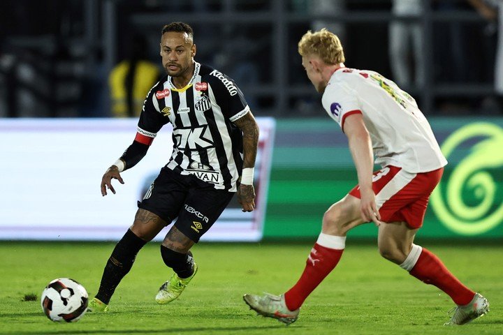 Neymar, durante el amistoso ante Leipzig.
 EFE/ Isaac Fontana