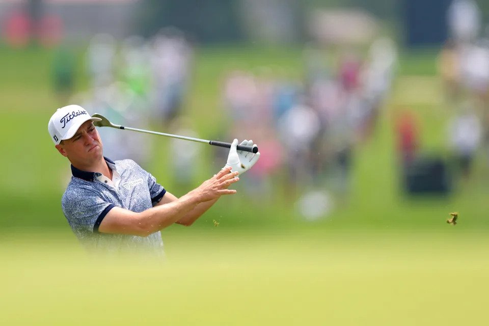 OAKMONT, PENNSYLVANIA - JUNE 12: Justin Thomas of the United States plays a shot on the third hole during the first round of the 125th U.S. OPEN at Oakmont Country Club on June 12, 2025 in Oakmont, Pennsylvania. (Photo by Gregory Shamus/Getty Images)