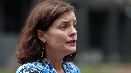 Meg Barnette, wife of New York City Comptroller and mayoral candidate Brad Lander, speaks to the media after Lander was detained by ICE agents inside immigration court in Manhattan, New York City, U.S., June 17, 2025. REUTERS/Kylie Cooper(REUTERS)