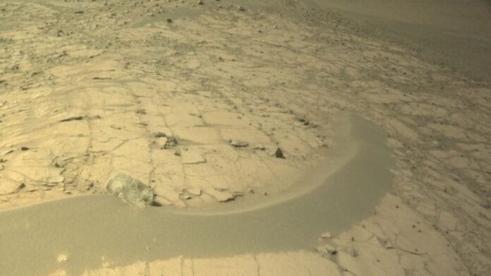 Perseverance Rover Studies Ancient Martian Rocks at Fallbreen and Forlandet