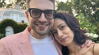 Alex Soros gets married to Huma Abedin, former aide of Hillary Clinton. 'Wedding of liberal royalty': Alex Soros marries Hillary Clinton's ex-aide Huma Abedin