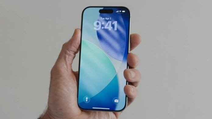 Apple Releases iOS 26 Developer Beta 1 Update After WWDC