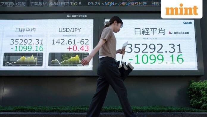 JAPAN-ECONOMY-STOCKS-4_1727400463575_1759110149689.jpg