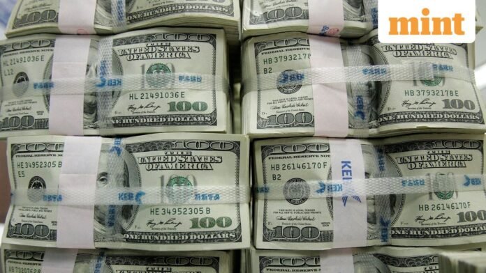 dollar_1758101304701_1758101304895.JPG