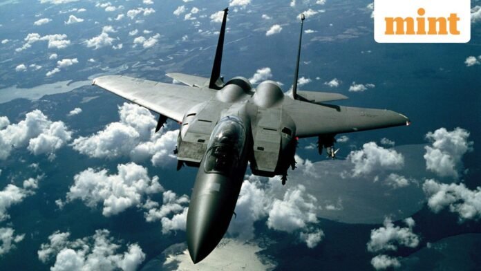 fighter-jet-jet-aircraft-army-87088_1747731994360_1758193601815.jpeg