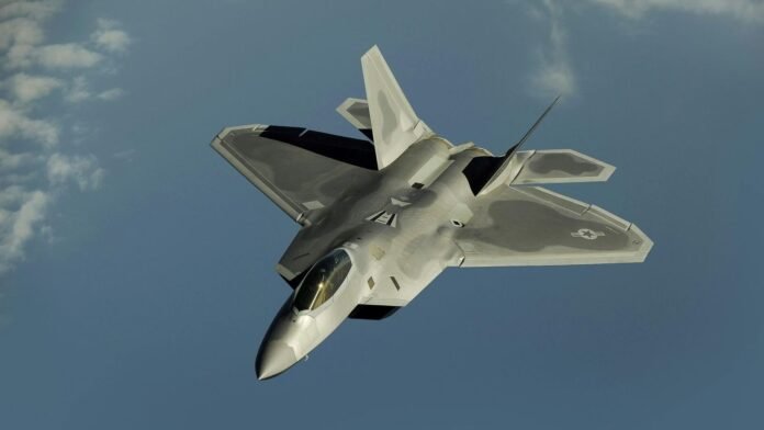 fighter_jets_1749102582647_1757325900958.jpeg
