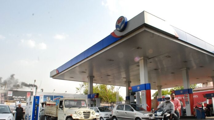HPCL-successfully-launched-E20-fuel-in-February-th_1686310169146_1761289511313.jpg