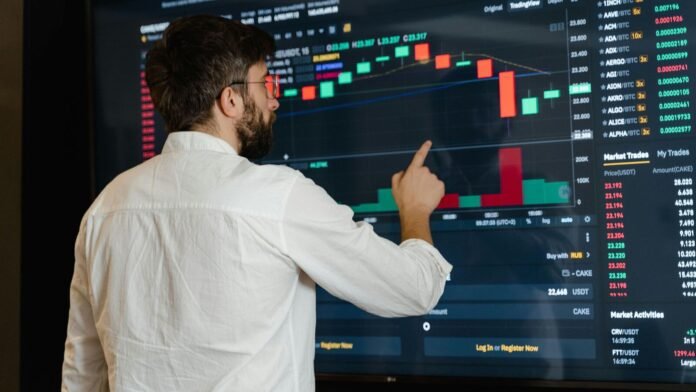 TCS_share_price_Infosys_share_HCL_Tech_share_price_1760768984915_1760768985131.jpeg