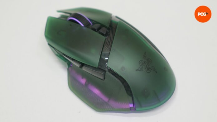 razer-basilisk-v3-pro-35k-phantom-green-edition-1.jpg