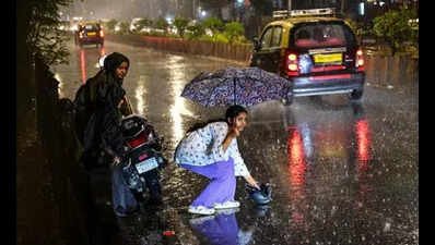 sudden-showers-power-cuts-dampen-diwali-spirit-in-parts-of-mumbai.jpg