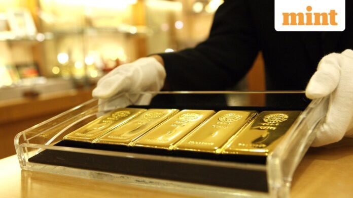 2-0-126380754-Gold-Bars-4C-0_1681882091147_1763620364882.jpg