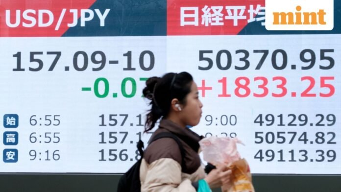 JAPAN-ECONOMY-2_1763602842914_1763602851402.jpg