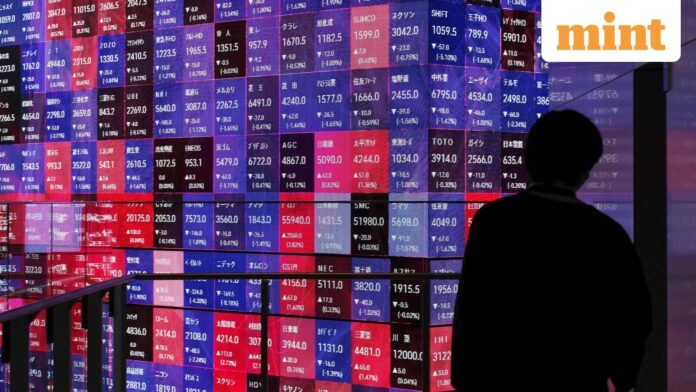 JAPAN-STOCKS-1_1761838758124_1761838771243_1762795178503.jpg