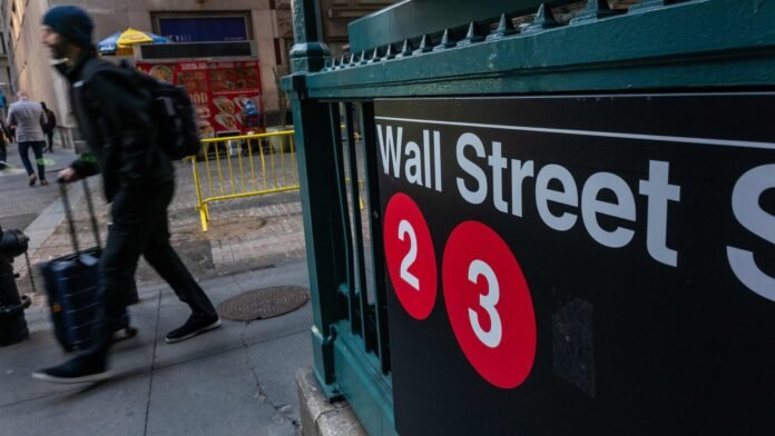 US-MARKETS-OPEN-AFTER-DOW-LOSES-NEARLY-900-POINTS-_1742189741876_1761972433529.jpg