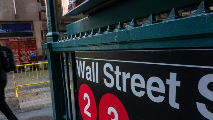 US-MARKETS-OPEN-AFTER-DOW-LOSES-NEARLY-900-POINTS-_1742189741876_1764519945027.jpg