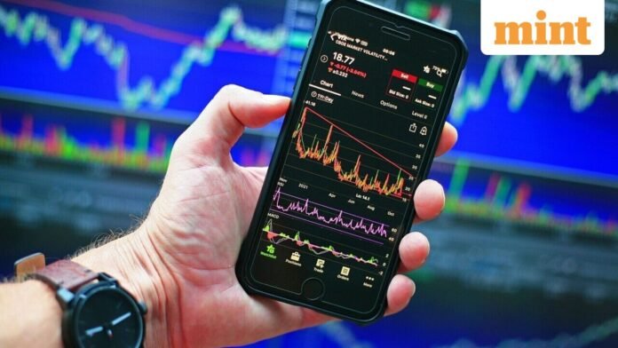 stock_1763957702399_1763957702641.jpg