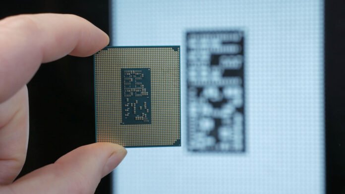 intel-nova-lake-s-cpu-photo-leak-showing-lga-1954-pin-pads-01.jpg